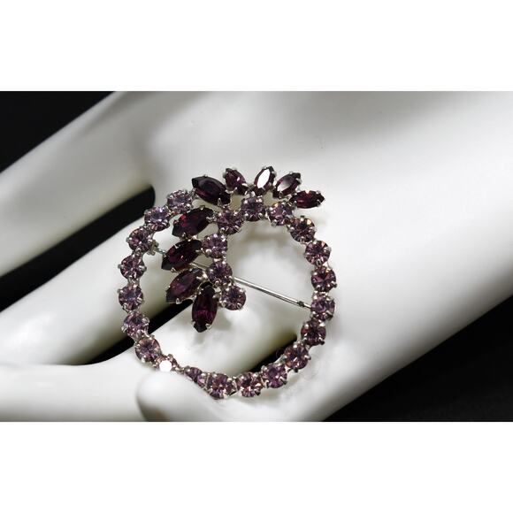 Vintage 1960s B David Purple Rhinestone Floral Brooch, Rhodium Plated - Picture 2 of 10